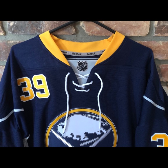 Buffalo Sabres Authentic NHL Jersey - Hasek - Picture 3 of 6